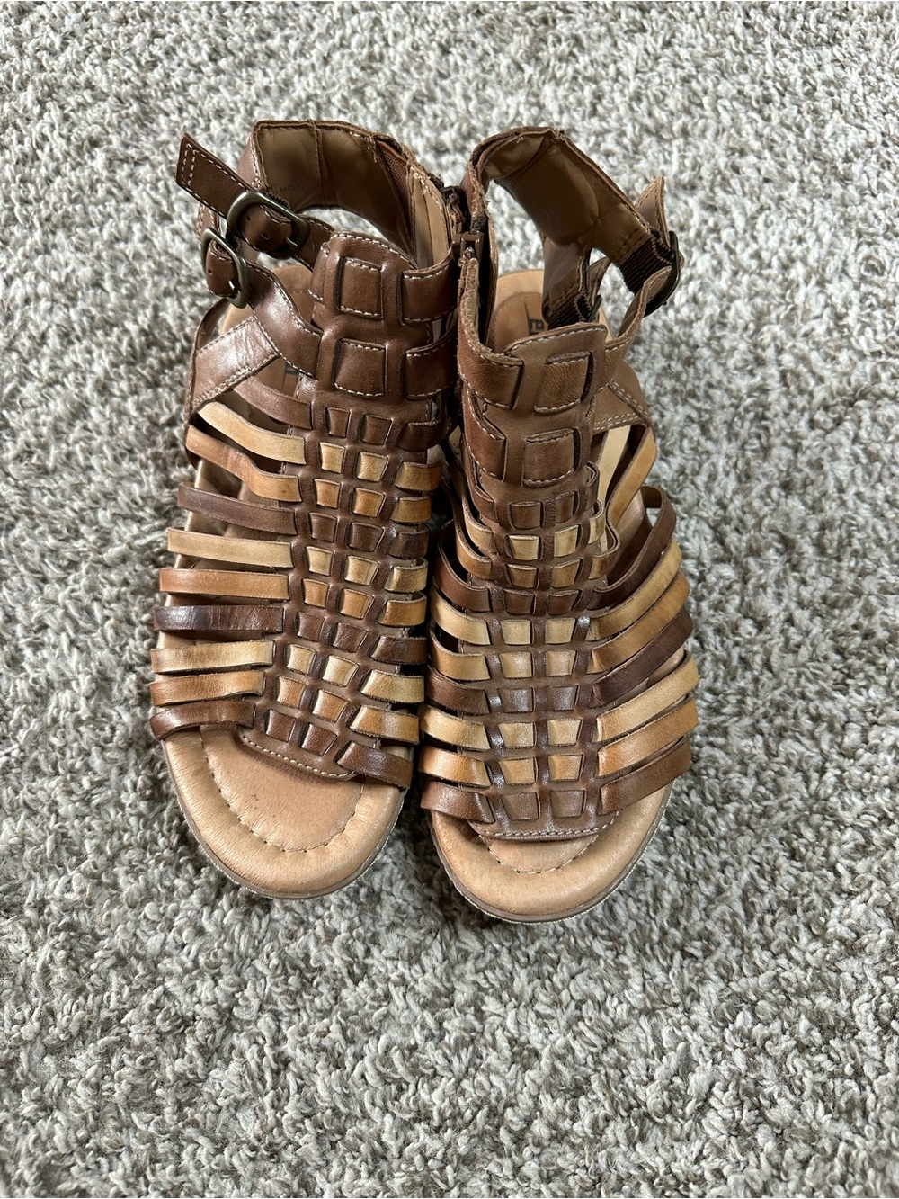 🤎🤎 Earth Shoe Women's Brown Woven Gladiator Sandals with Ankle Buckle 🤎🤎
